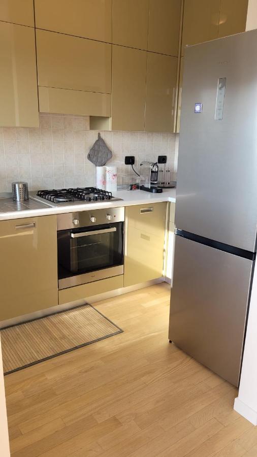 Meda Cozy Flat Apartment Milan Bagian luar foto